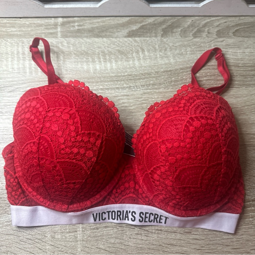 Victoria’s Secret T-Shirt, Push-Up Full Coverage, Red Lace Bra Size 36C